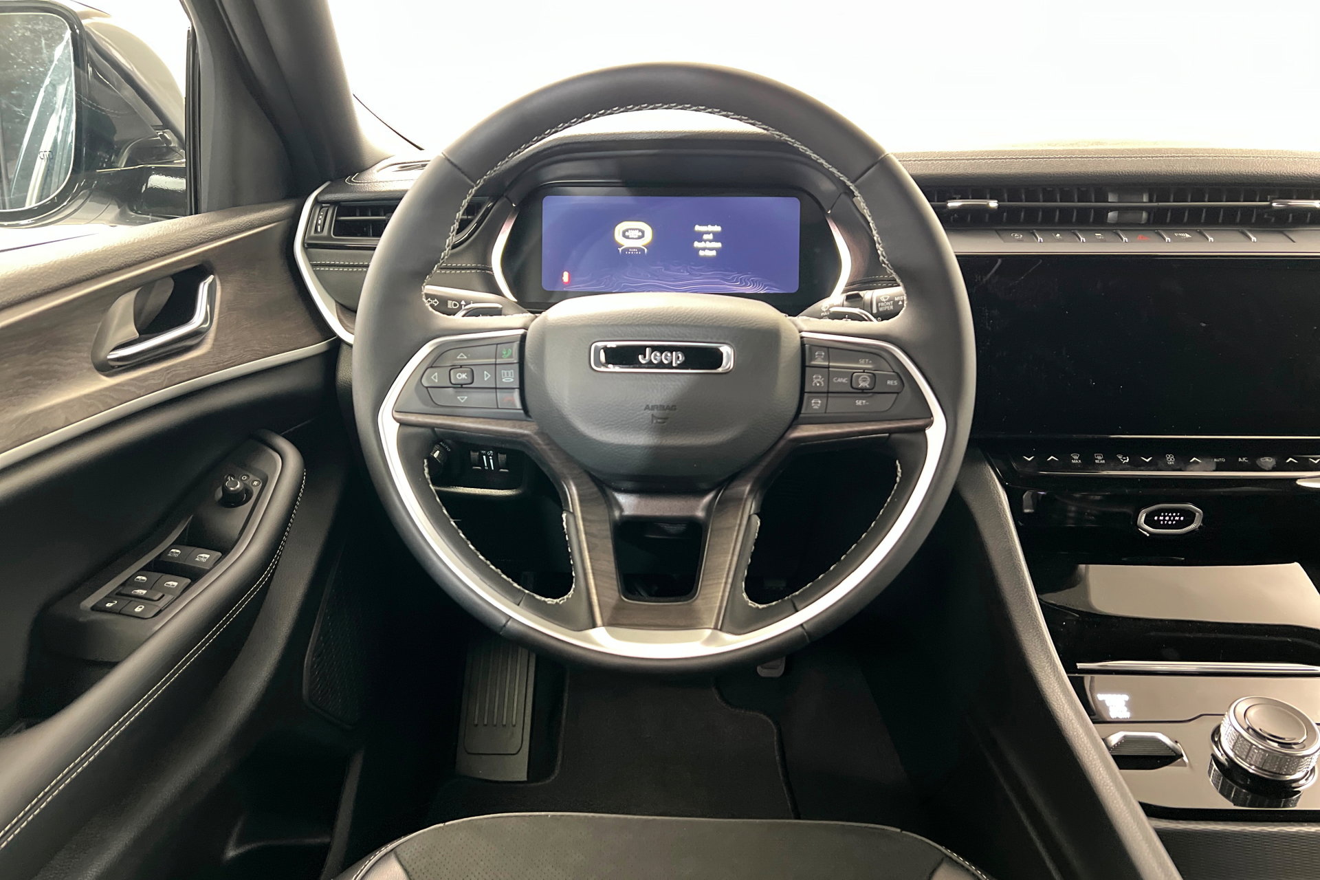 New 2026 Jeep Grand Cherokee Altitude AWD/4WD image 12