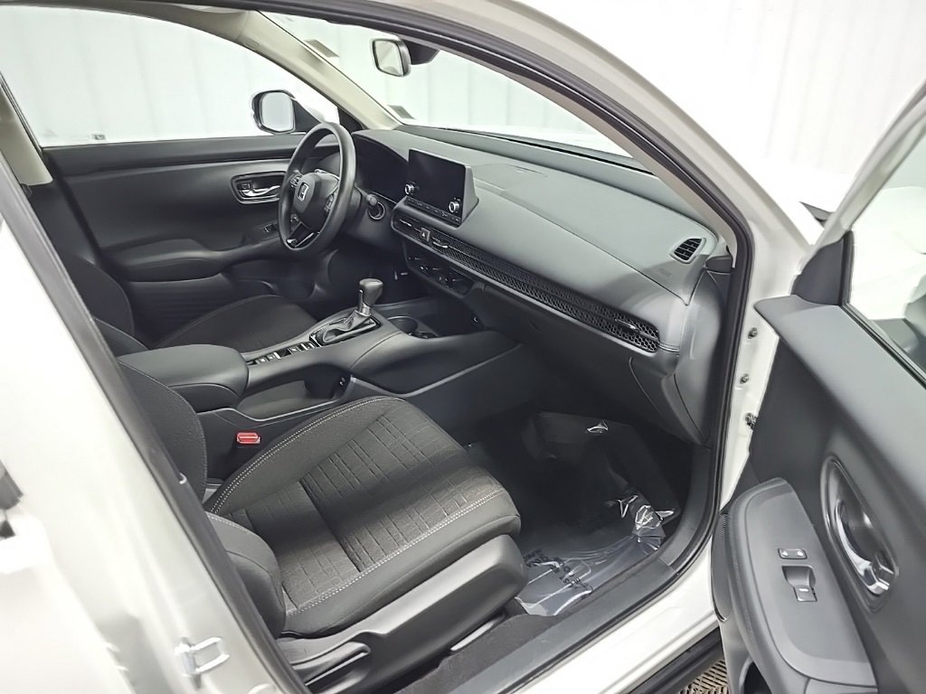 Certified 2025 Honda HR-V LX image 15