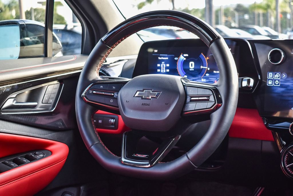 New 2025 Chevrolet Blazer EV RS w/ Super Cruise Package AWD/4WD image 15
