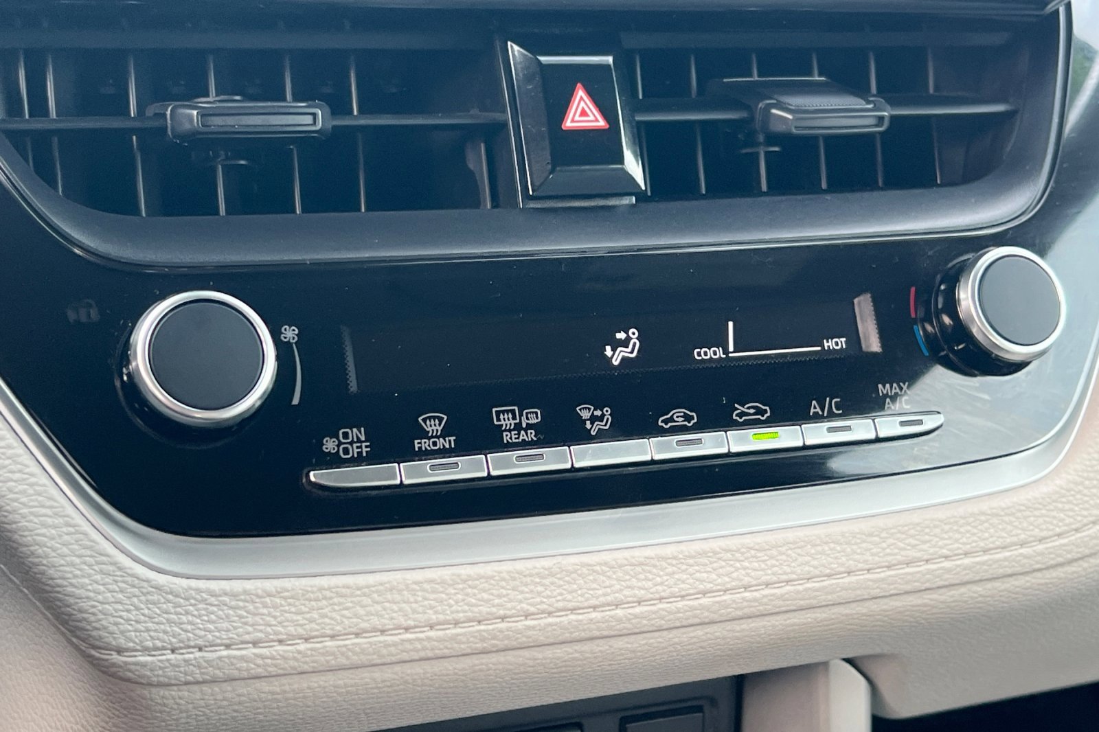 Certified 2025 Toyota Corolla Cross L image 17