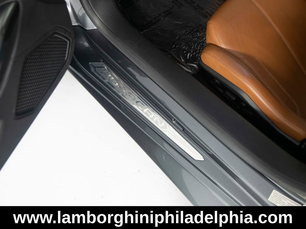 Used 2015 Lamborghini Huracan LP 610-4 AWD/4WD image 14