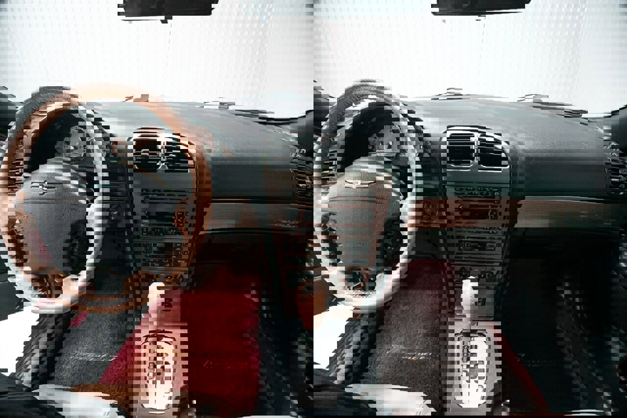 Used 2004 Ford Thunderbird Deluxe image 21