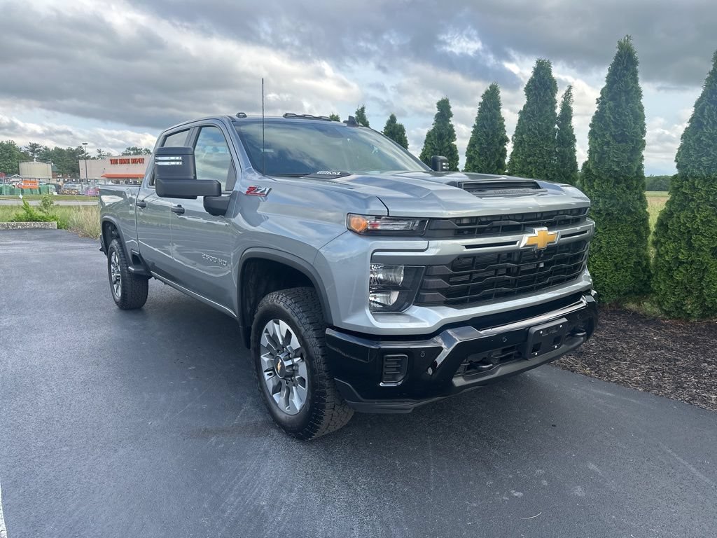 Used 2025 Chevrolet Silverado 2500 Custom w/ Custom Value Package AWD/4WD image 2