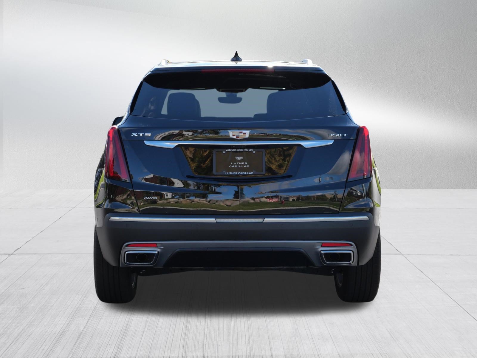 Used 2026 Cadillac XT5 Premium Luxury w/ LPO, Floor Liner Package AWD/4WD image 6