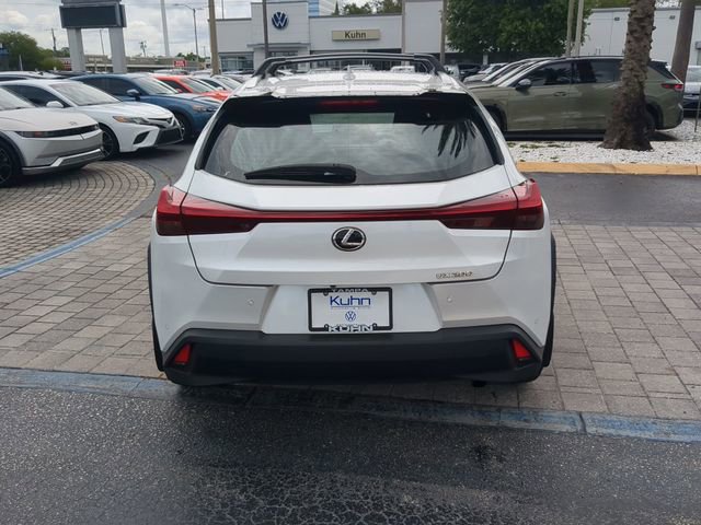 Used 2022 Lexus UX 200 w/ Accessory Package (Z2) FWD image 5