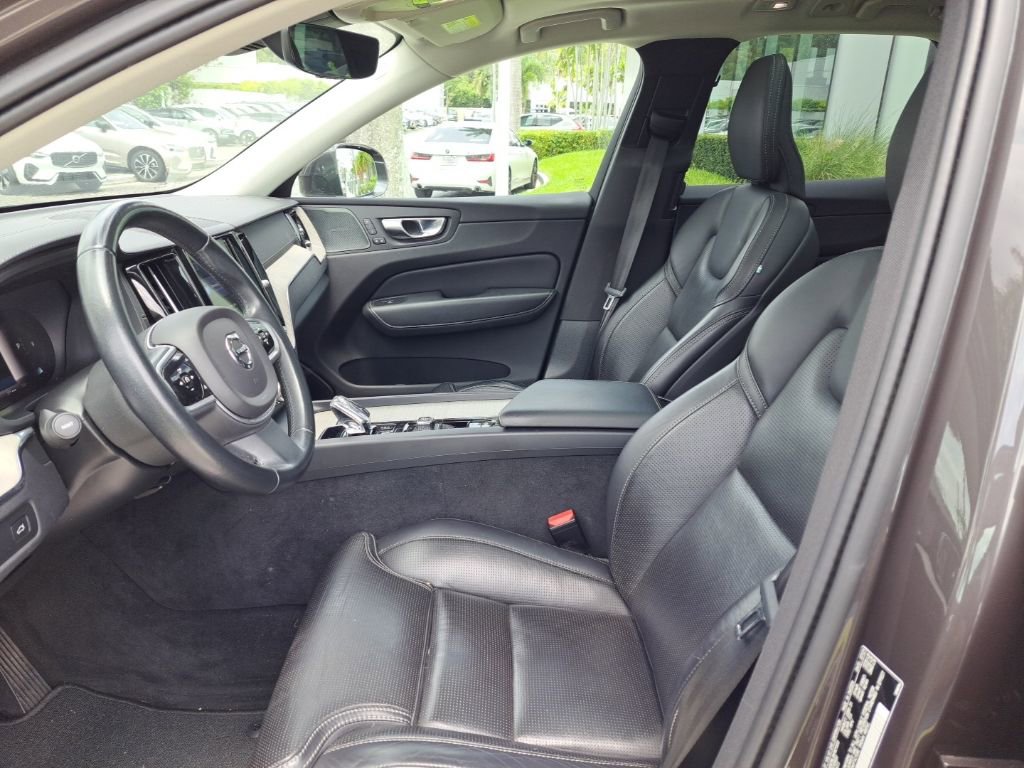 Used 2022 Volvo XC60 B6 Inscription w/ Protection Package Premier image 14