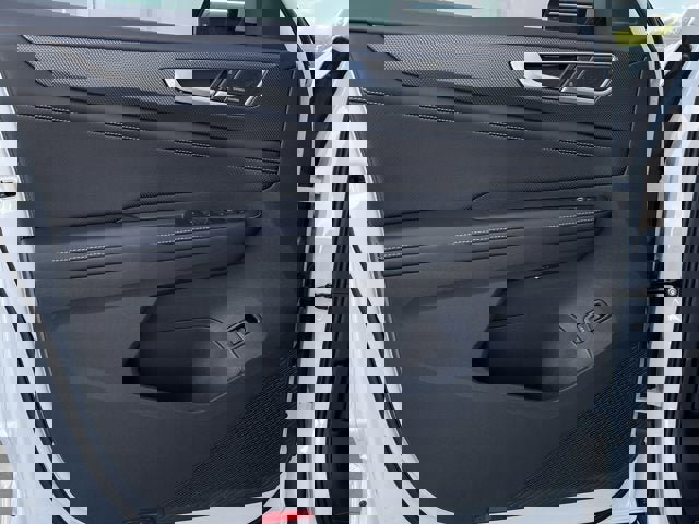 New 2025 Volkswagen Atlas Cross Sport SEL Premium R-Line image 9