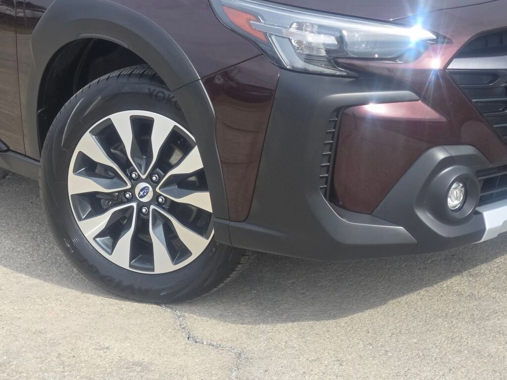 Certified 2023 Subaru Outback Limited image 3