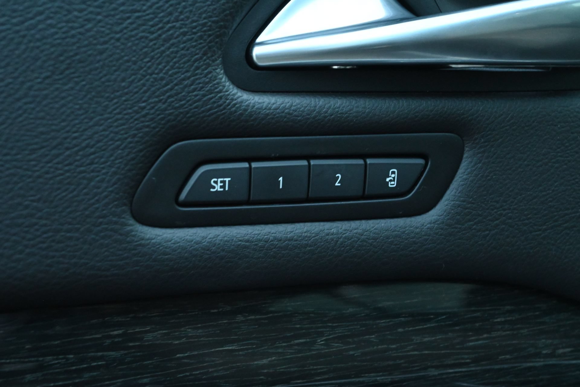 Used 2021 Cadillac XT4 Premium Luxury FWD image 14