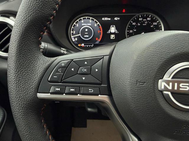 New 2025 Nissan Versa SR w/ Trunk Package FWD image 22