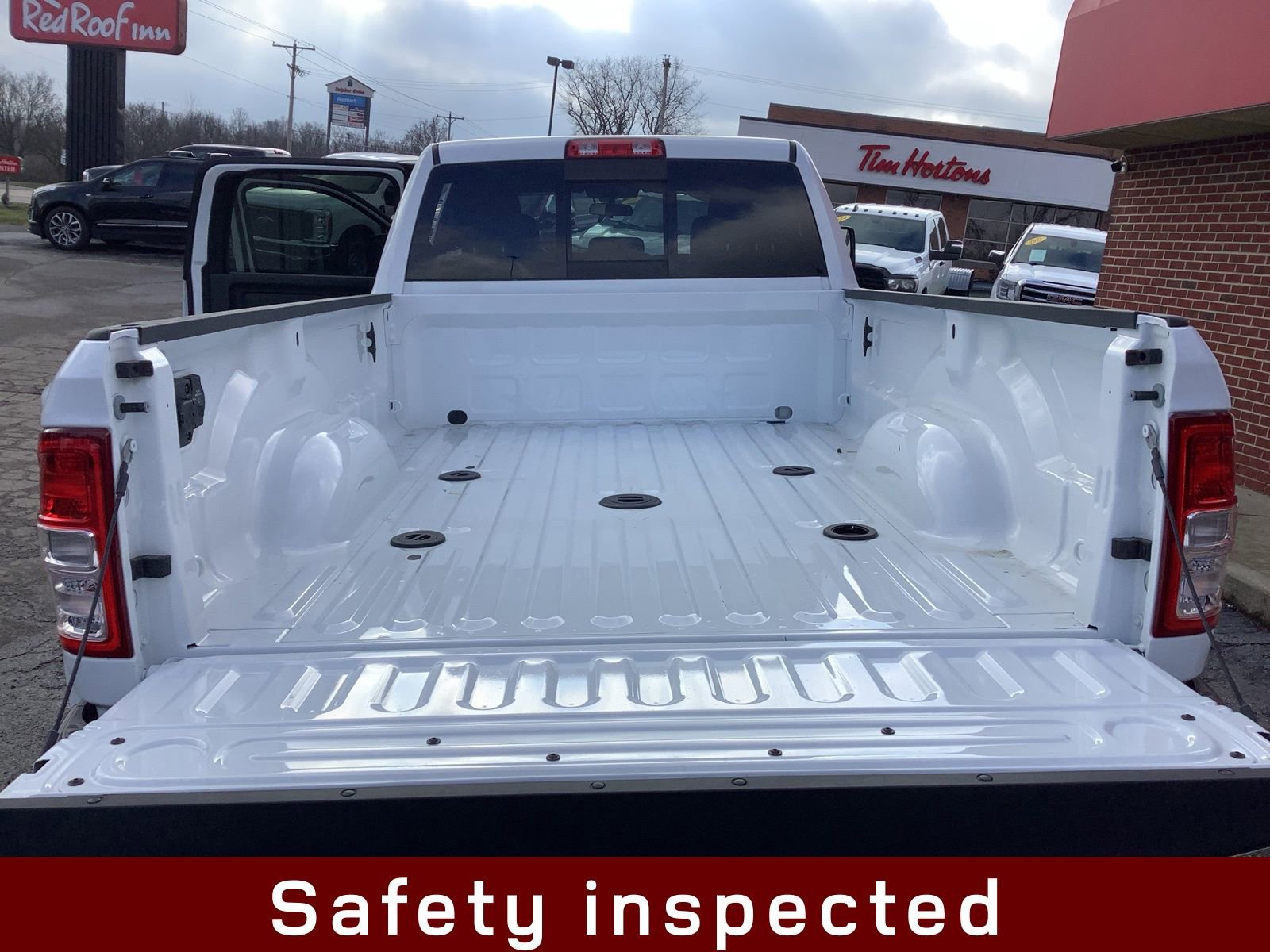 Used 2023 RAM 3500 Tradesman image 11