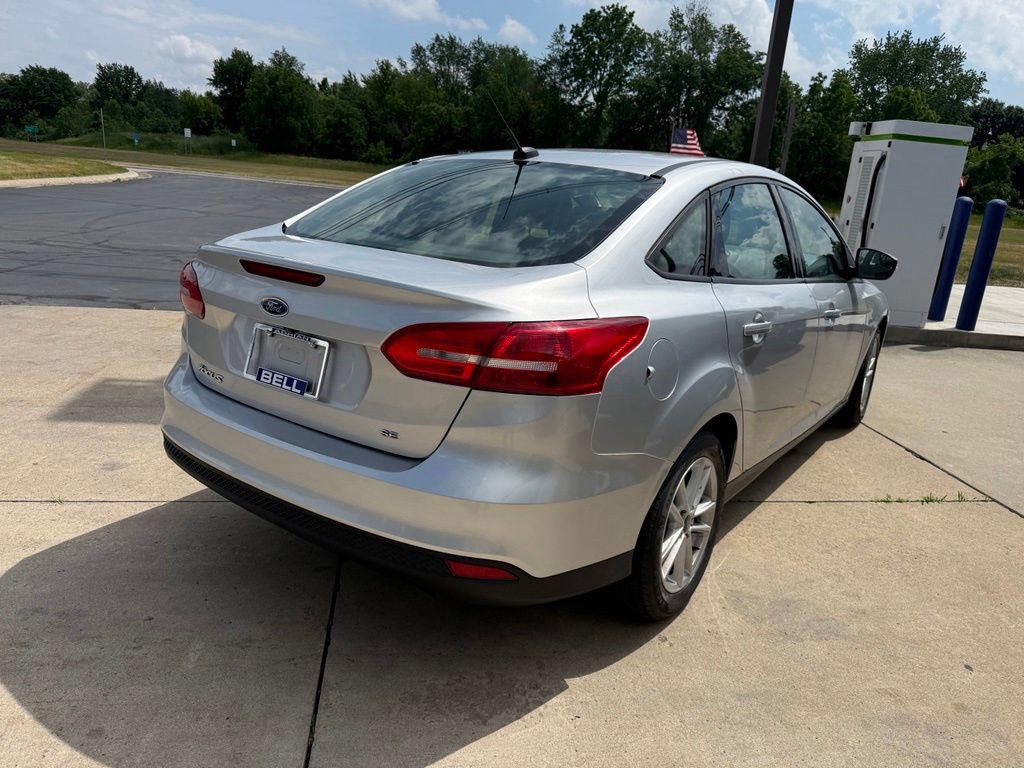 Certified 2017 Ford Focus SE FWD image 9