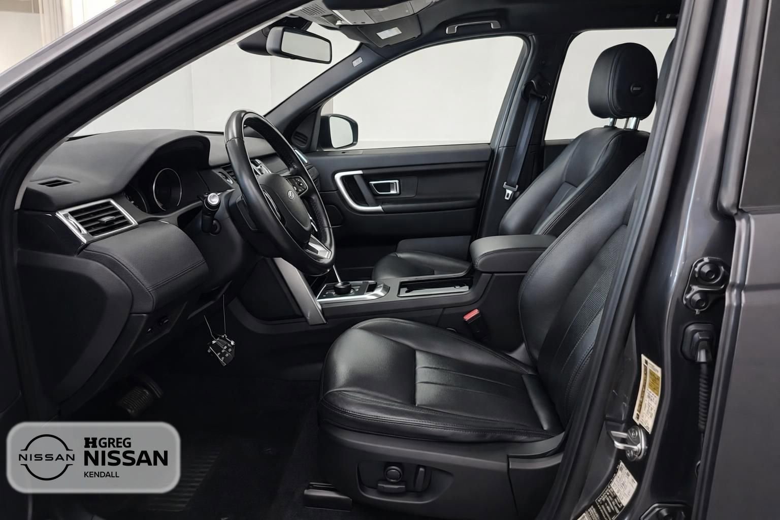Used 2019 Land Rover Discovery Sport SE AWD/4WD image 7