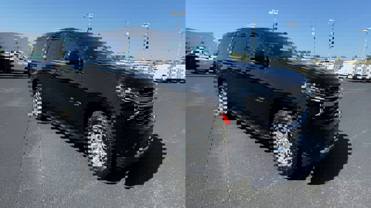 Used 2022 Chevrolet Suburban LT image 2