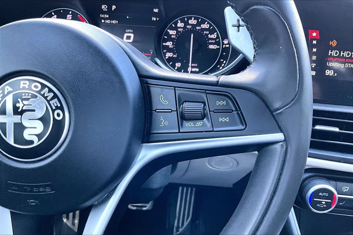 Used 2018 Alfa Romeo Giulia Ti Sport w/ Quick Order Package 22S Sport AWD/4WD image 22