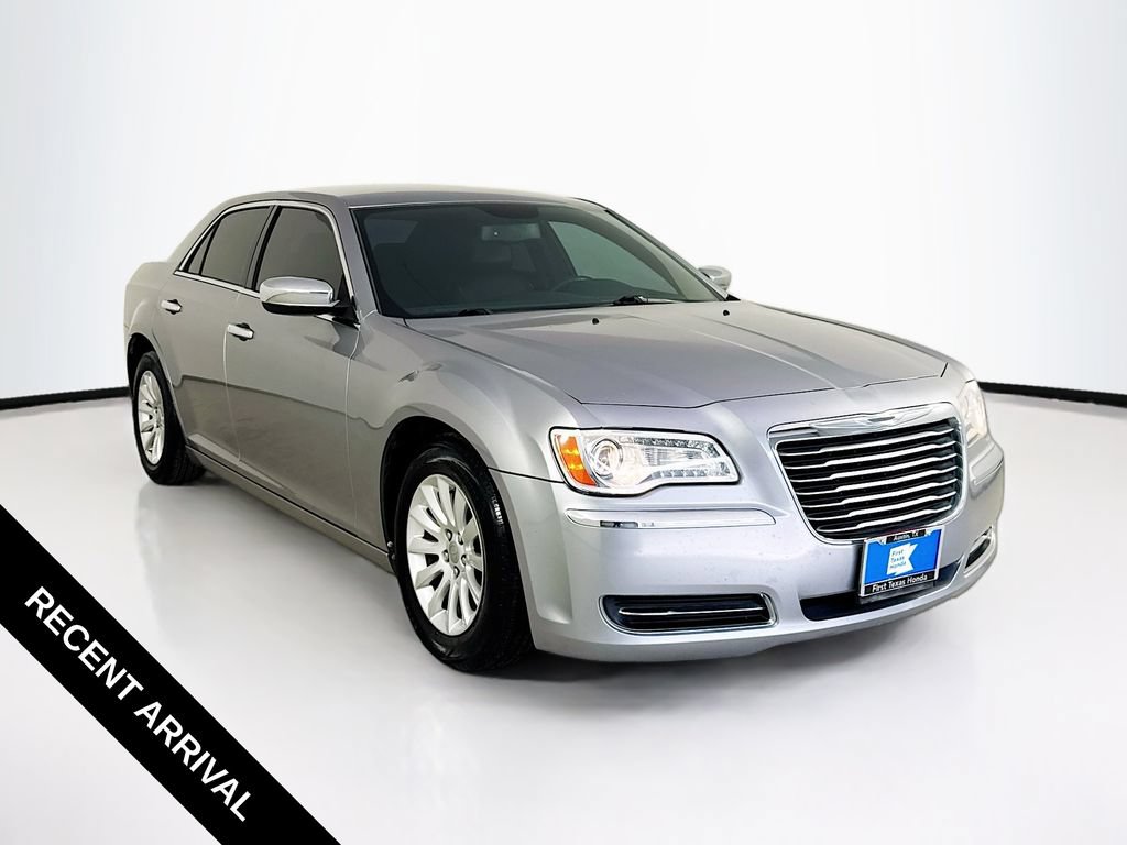 Used 2014 Chrysler 300 RWD video 1