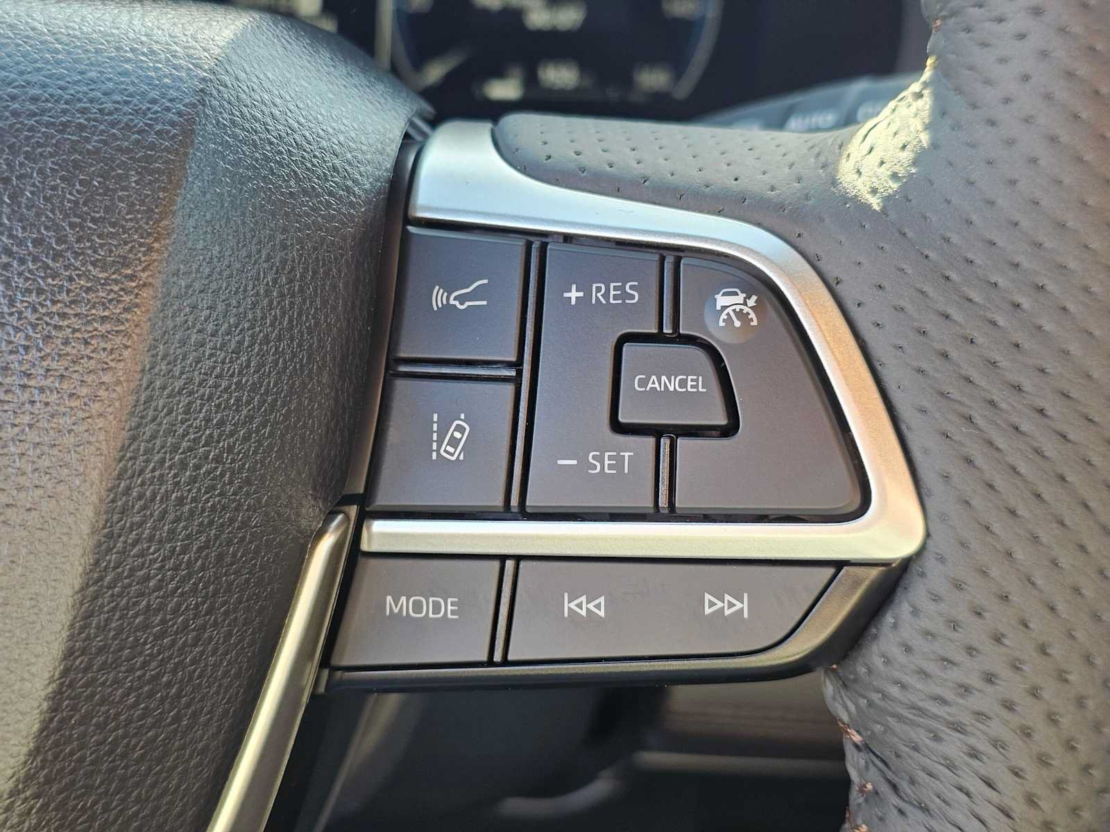 New 2026 Toyota Sienna Platinum AWD/4WD image 30