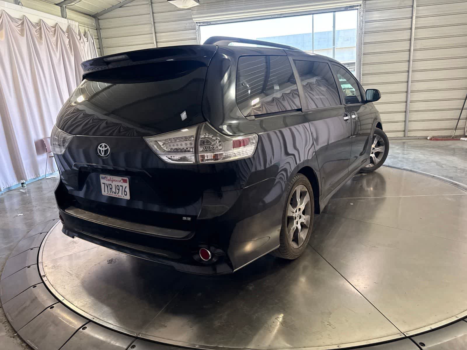 Used 2015 Toyota Sienna SE FWD image 5