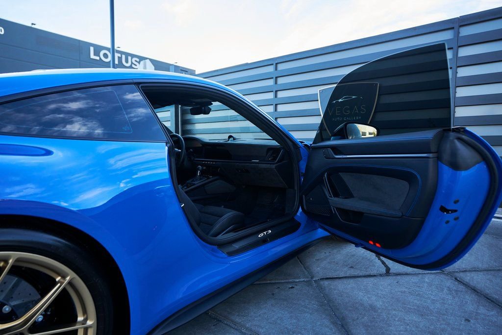 Used 2026 Porsche 911 GT3 w/ Weissach Package image 29