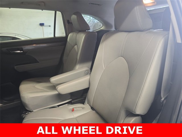 Used 2022 Toyota Highlander Limited image 15