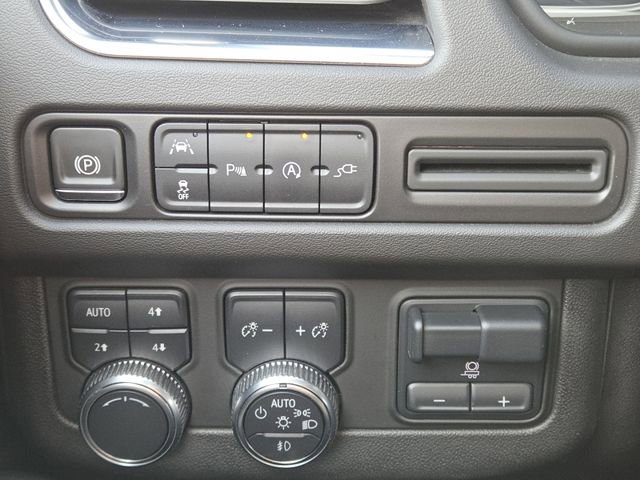 Used 2021 GMC Yukon SLT w/ SLT Luxury Plus Package image 14