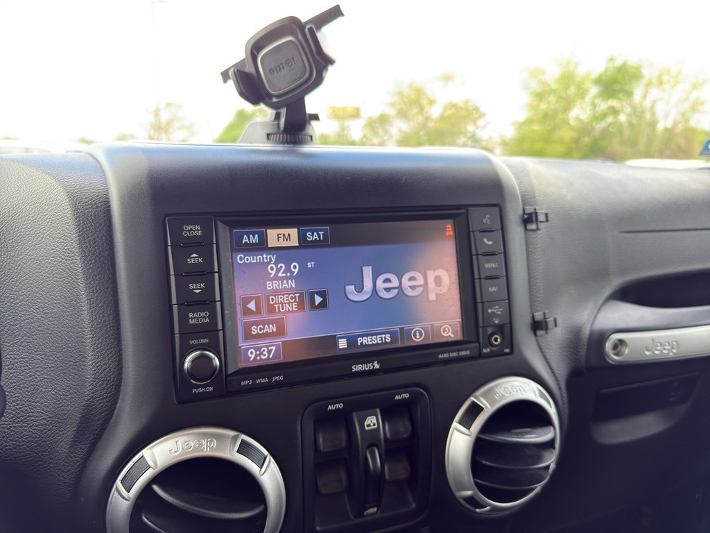 Used 2015 Jeep Wrangler Unlimited Rubicon AWD/4WD image 20