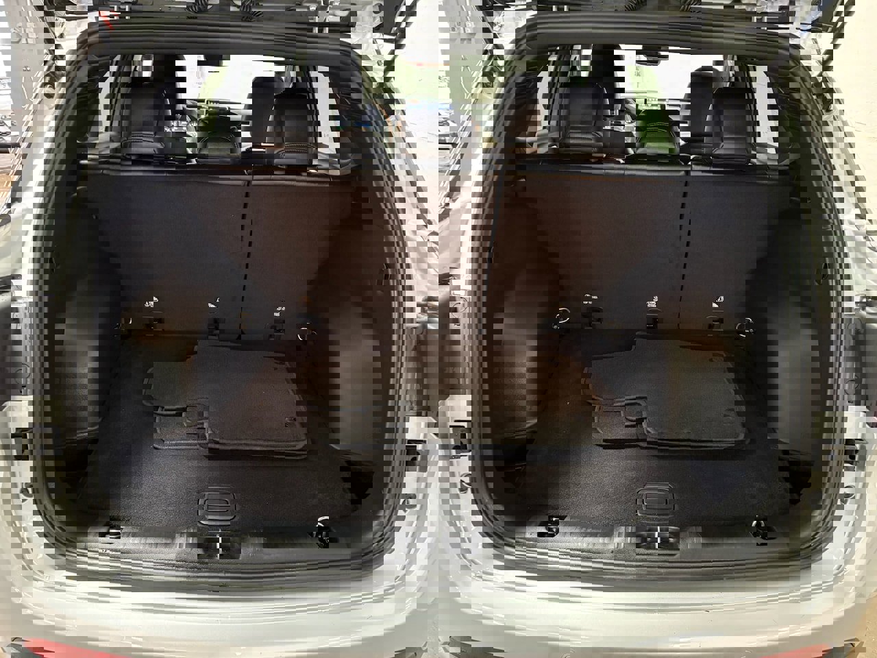 Used 2024 Jeep Compass Limited image 9