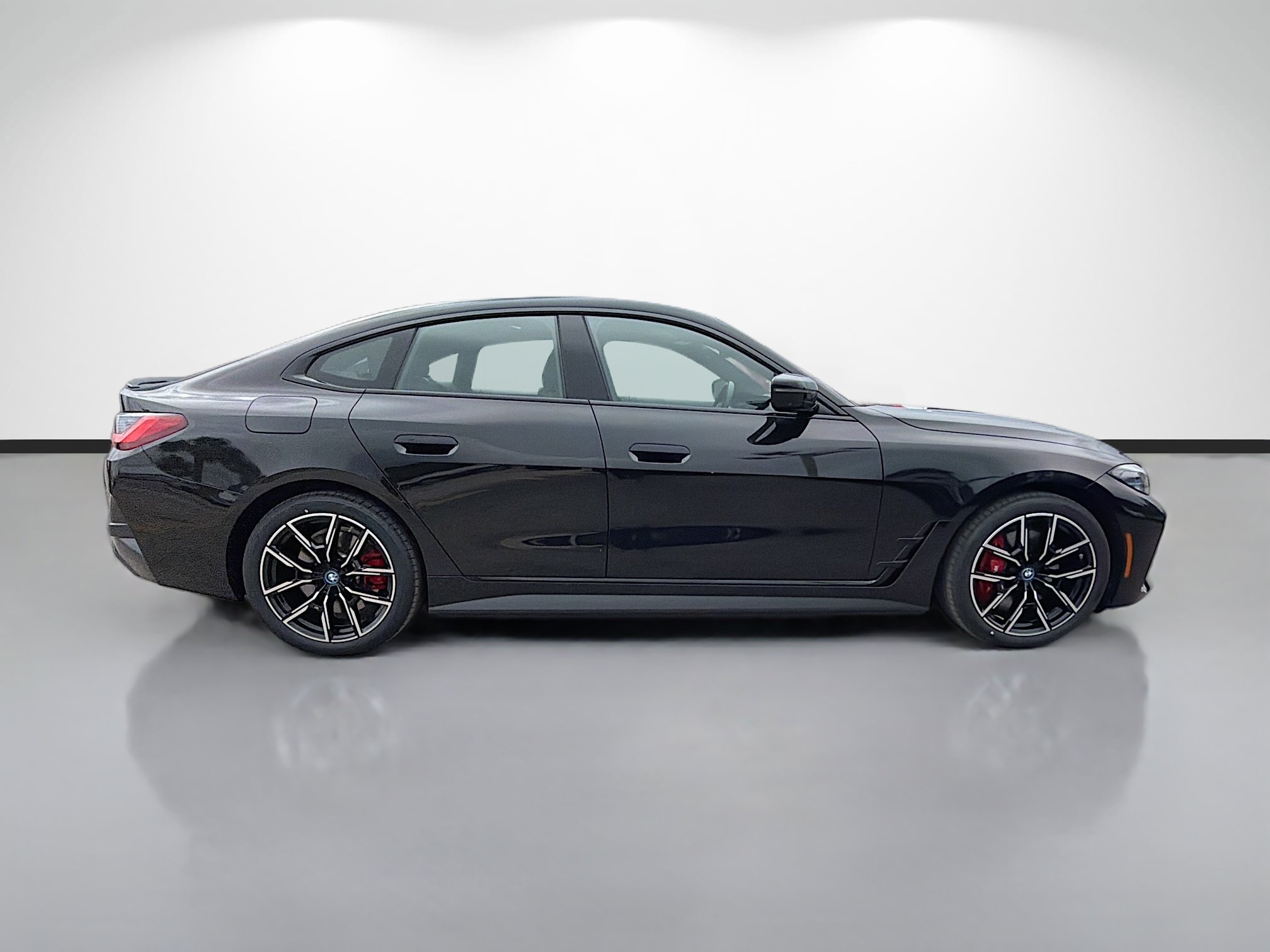 Used 2023 BMW i4 eDrive40 w/ M Sport Package RWD image 2