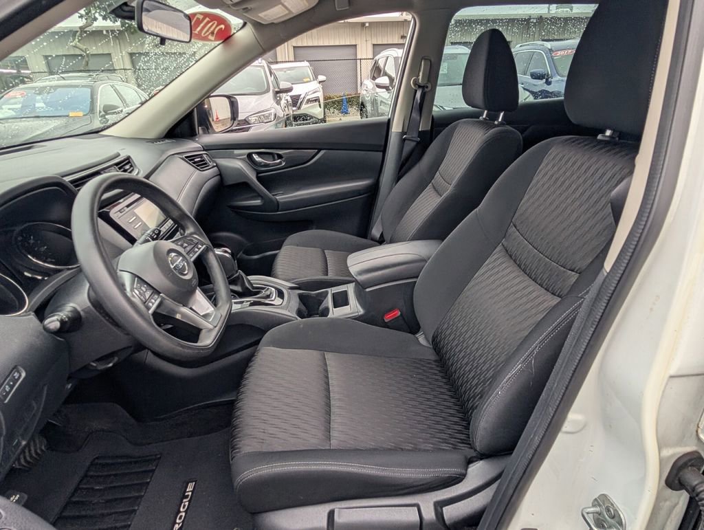 Used 2017 Nissan Rogue S image 10
