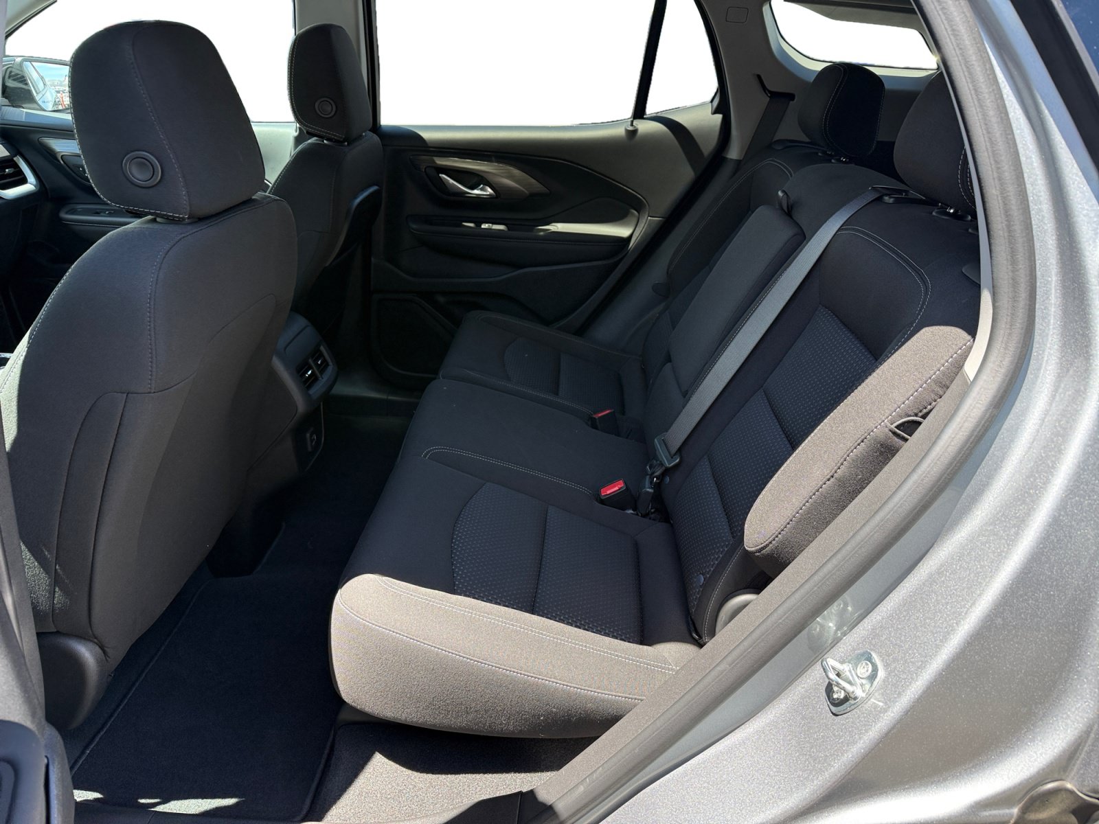 Used 2023 GMC Terrain SLE w/ Driver Convenience Package FWD image 16