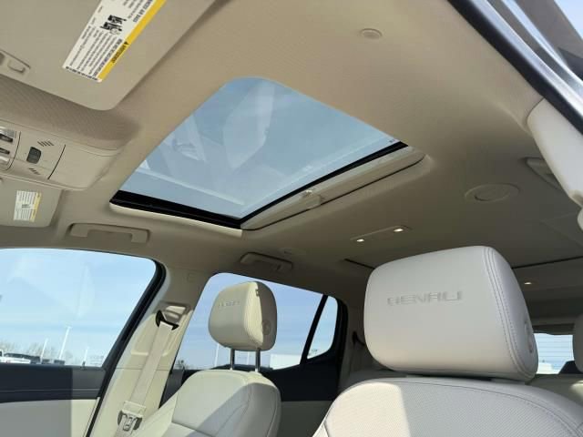 Used 2023 GMC Acadia Denali w/ Denali Ultimate Package image 13