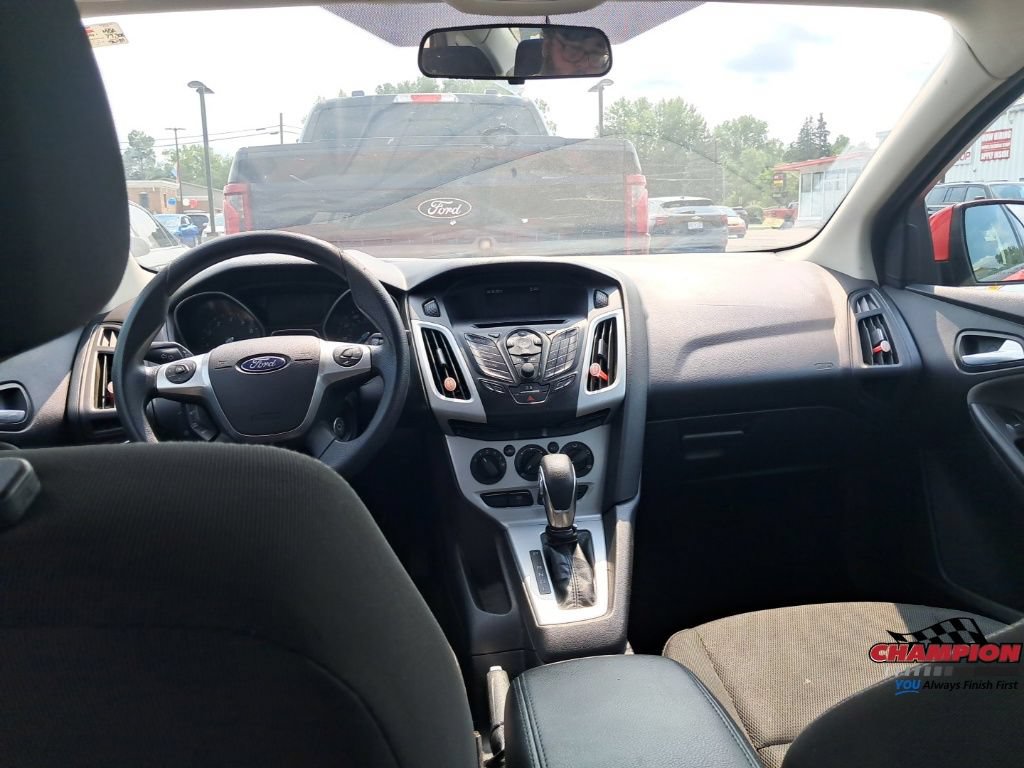 Used 2014 Ford Focus SE FWD image 23