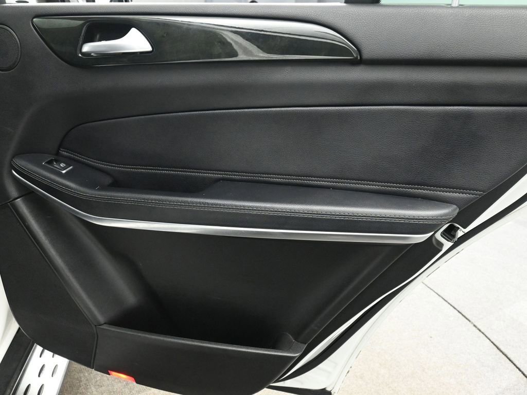 Used 2018 Mercedes-Benz GLS 550 4MATIC w/ Driver Assistance Package image 19
