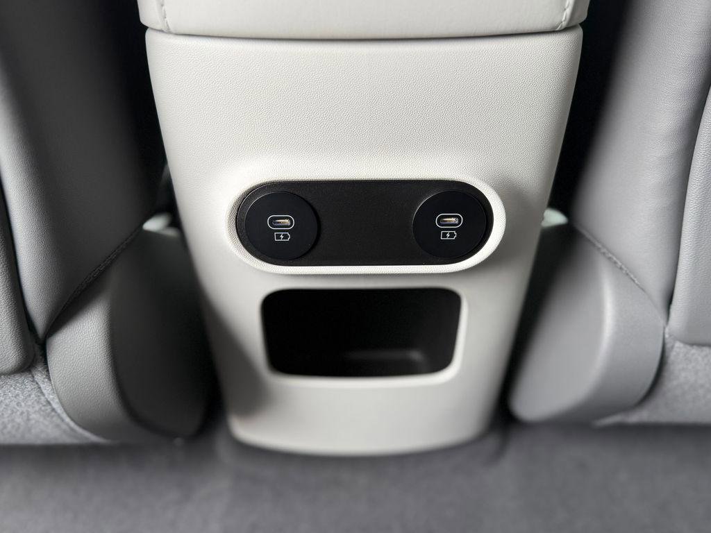 New 2026 Hyundai Ioniq 5 SEL image 8