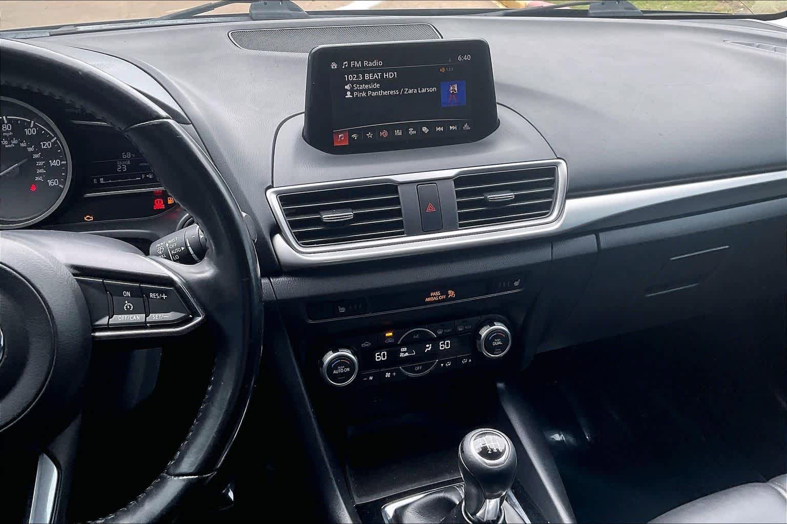 Used 2018 MAZDA MAZDA3 Touring FWD image 7