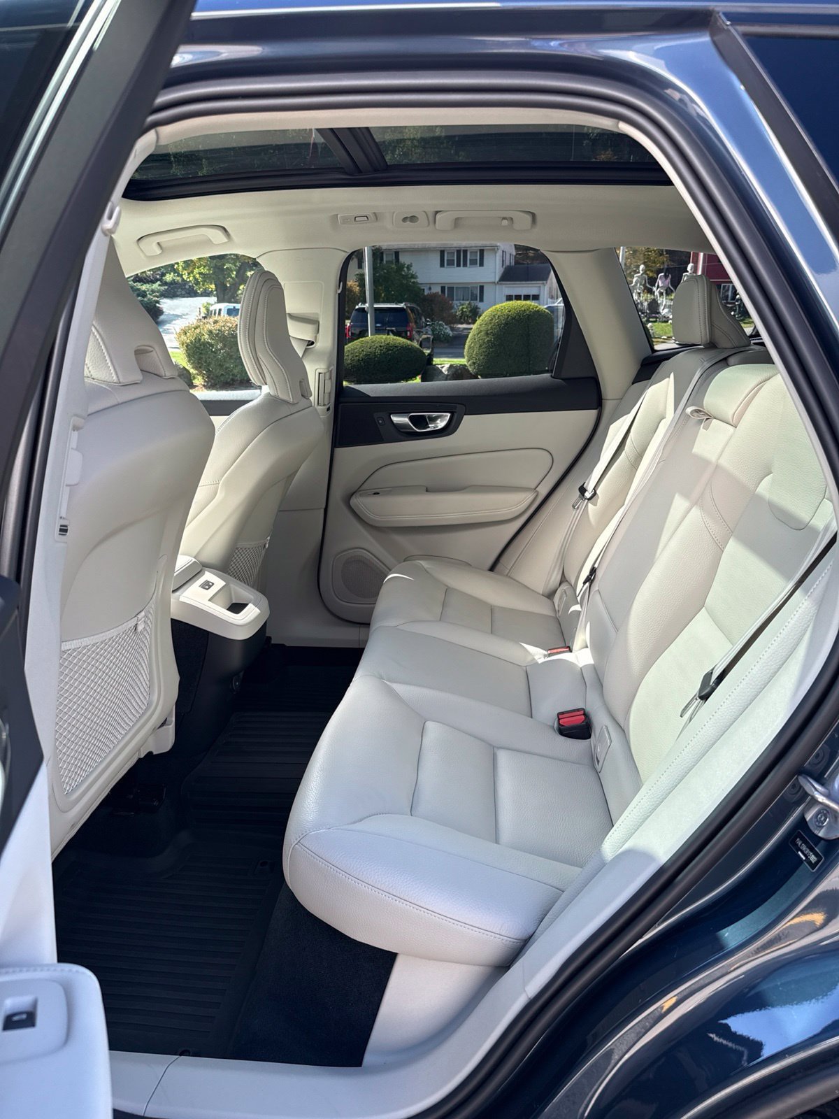 Used 2024 Volvo XC60 B5 Core w/ Climate Package AWD/4WD image 15