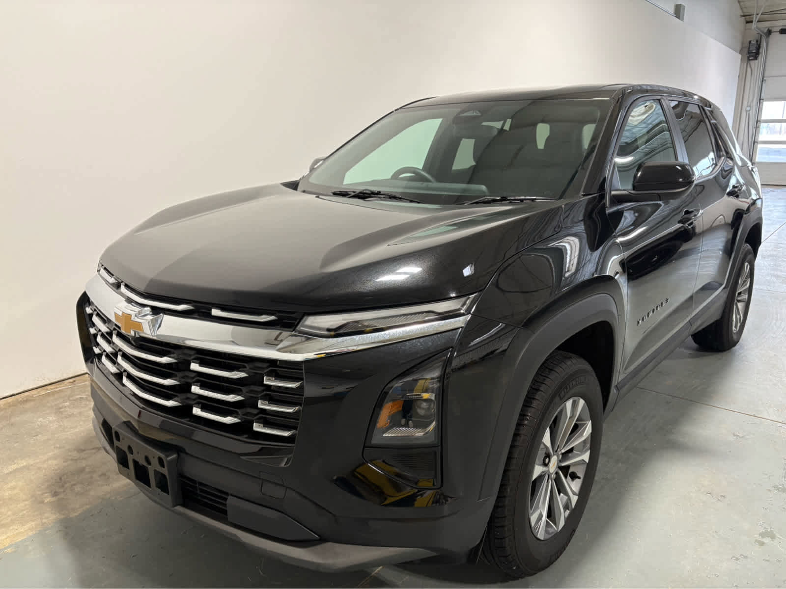 Certified 2025 Chevrolet Equinox LT image 1