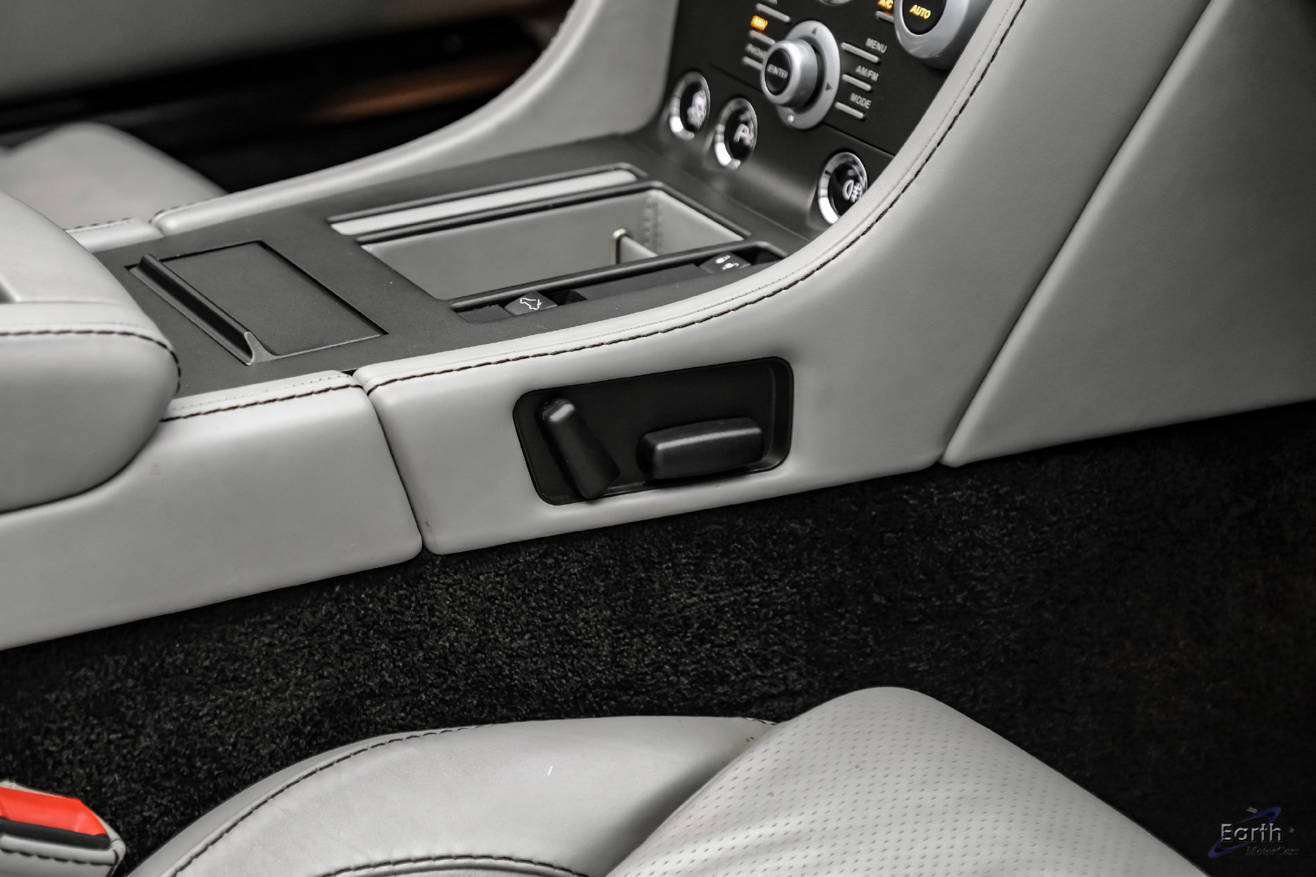 Used 2015 Aston Martin V8 Vantage GT RWD image 59