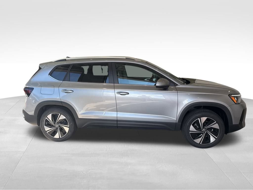 New 2025 Volkswagen Taos SE image 6