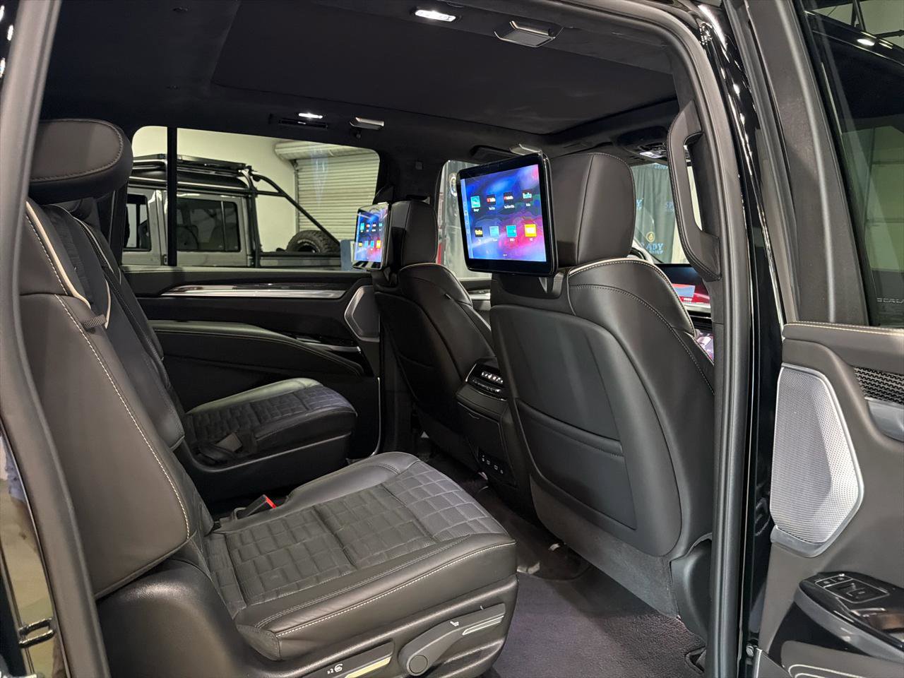 Used 2026 Cadillac Escalade ESV V image 28