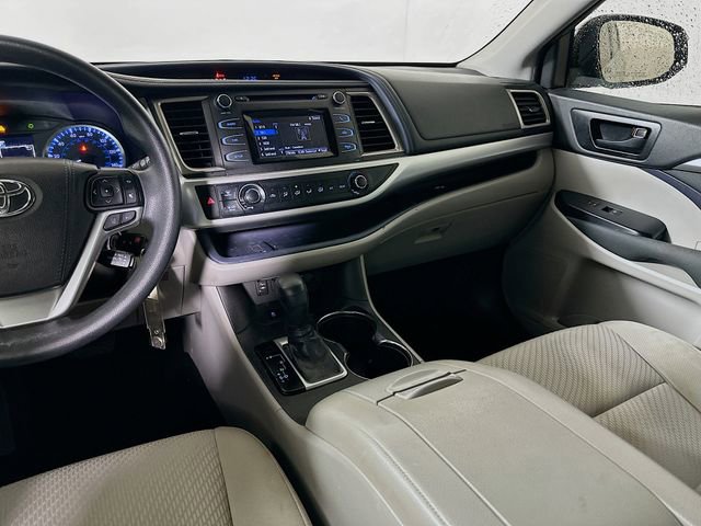 Used 2019 Toyota Highlander LE image 23