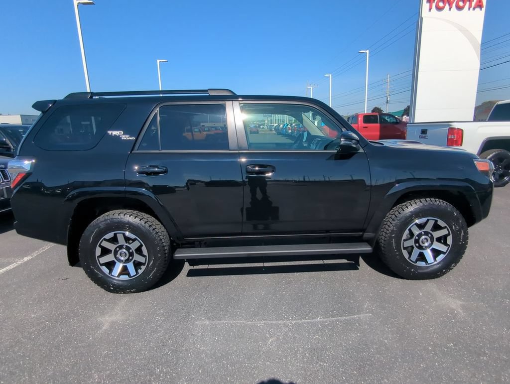 Used 2021 Toyota 4Runner TRD Off-Road Premium w/ Moonroof Package AWD/4WD image 9