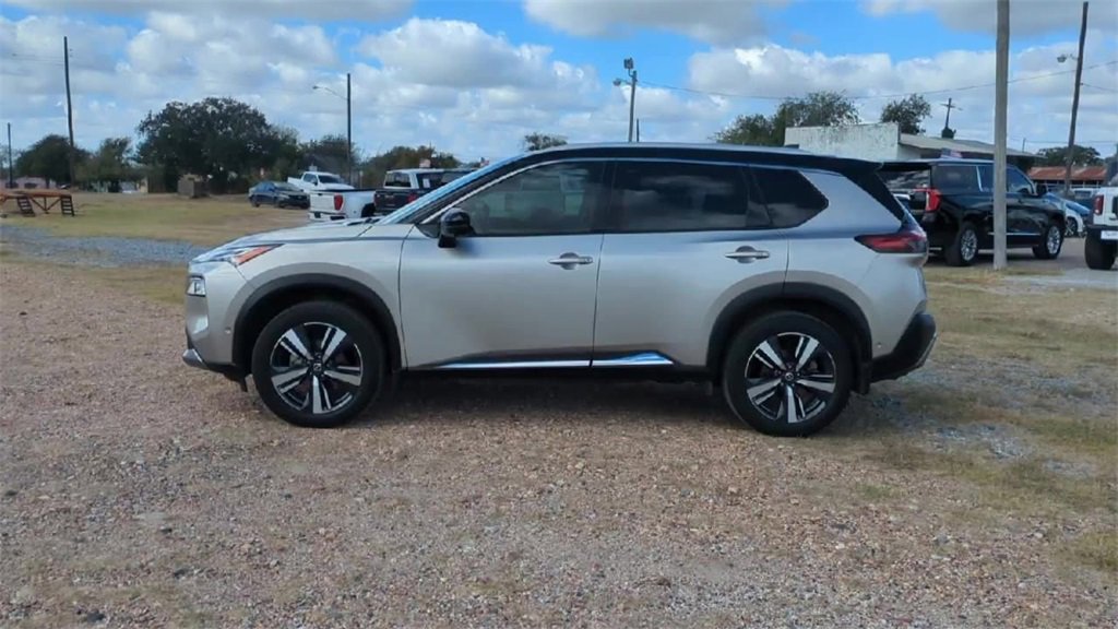 Used 2021 Nissan Rogue Platinum image 5