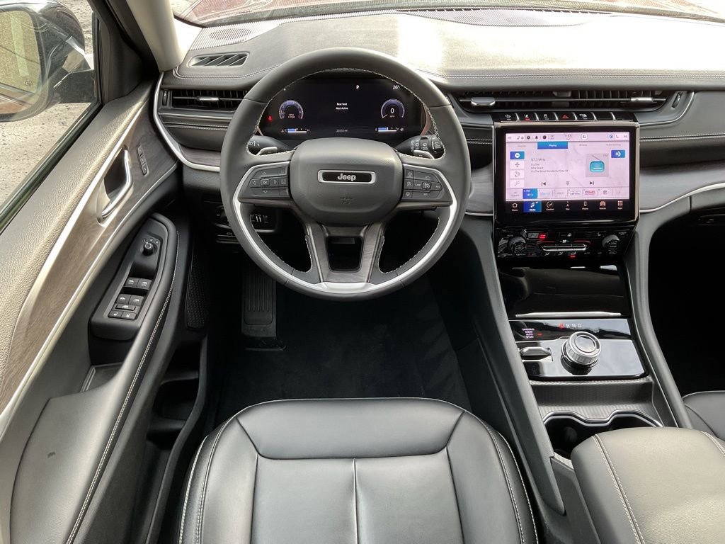 Used 2024 Jeep Grand Cherokee Limited image 15