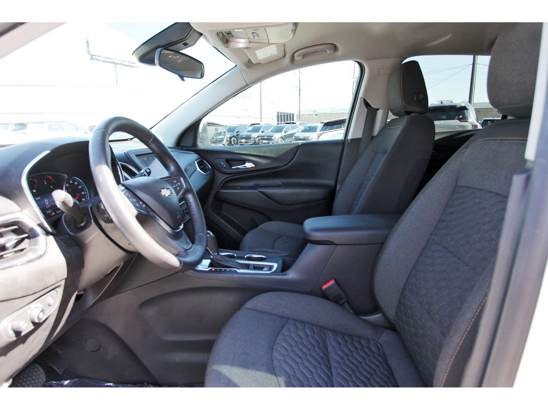 Used 2020 Chevrolet Equinox LT image 30