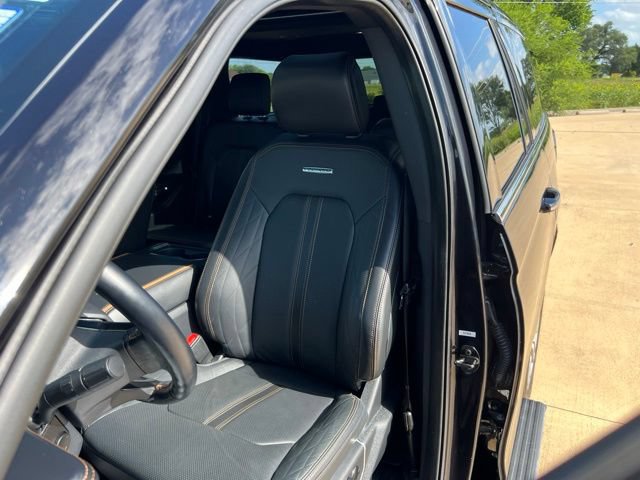 Used 2023 Ford Expedition Platinum RWD image 15