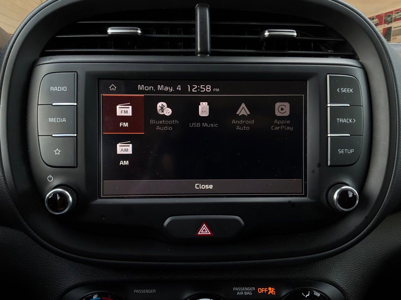 Used 2025 Kia Soul LX w/ LX Technology Package FWD image 28