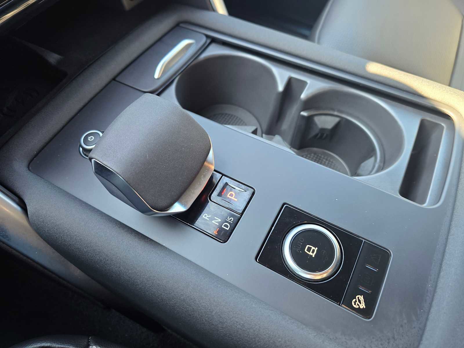 New 2025 Land Rover Discovery S image 32