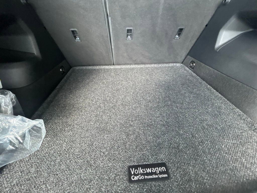 Used 2025 Volkswagen Tiguan S image 42