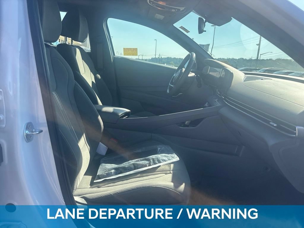 Used 2025 Hyundai Elantra SEL FWD image 15